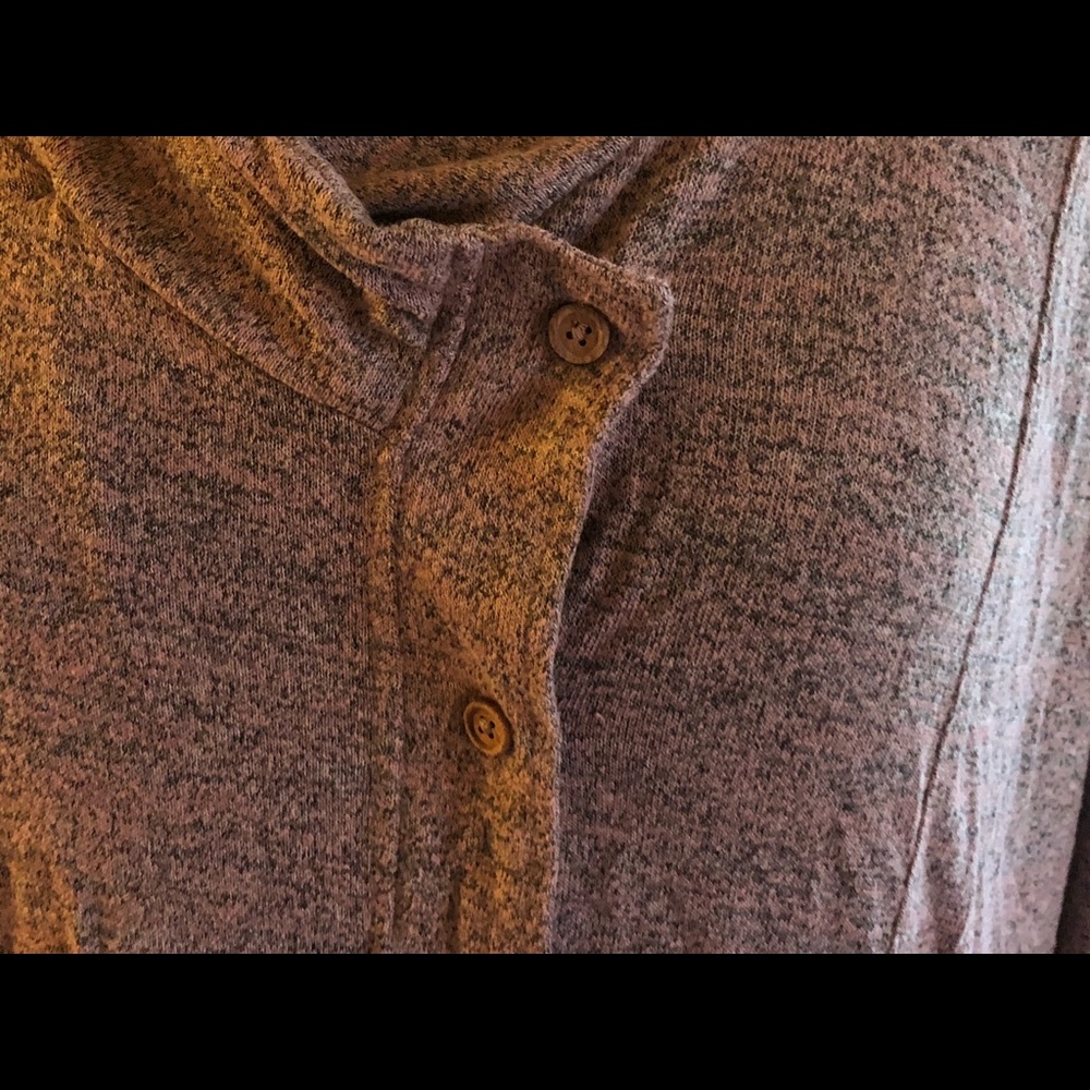Long sleeved Buttoned front top